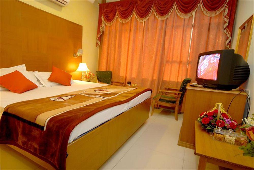 Hotel Diamond Plaza Chandīgarh Eksteriør billede