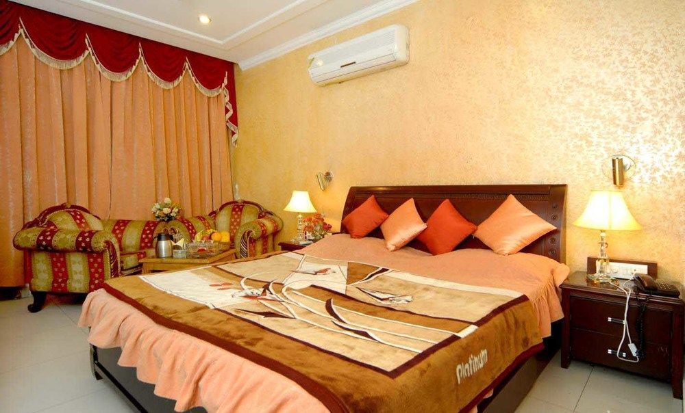 Hotel Diamond Plaza Chandīgarh Eksteriør billede