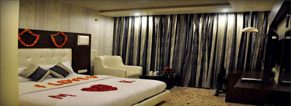 Hotel Diamond Plaza Chandīgarh Eksteriør billede