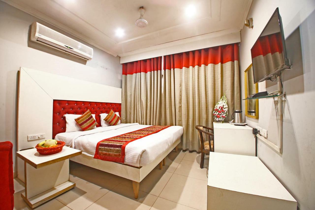 Hotel Diamond Plaza Chandīgarh Eksteriør billede