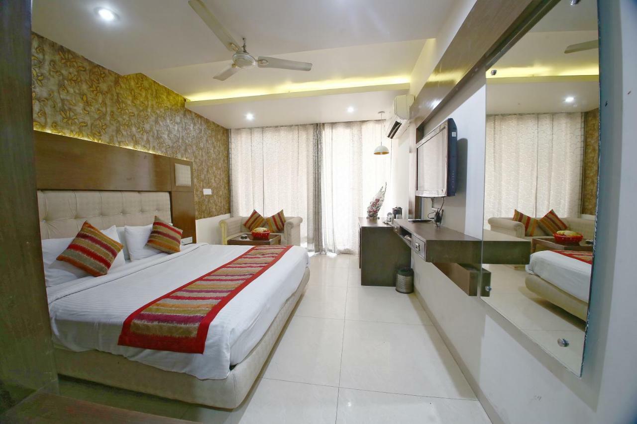Hotel Diamond Plaza Chandīgarh Eksteriør billede
