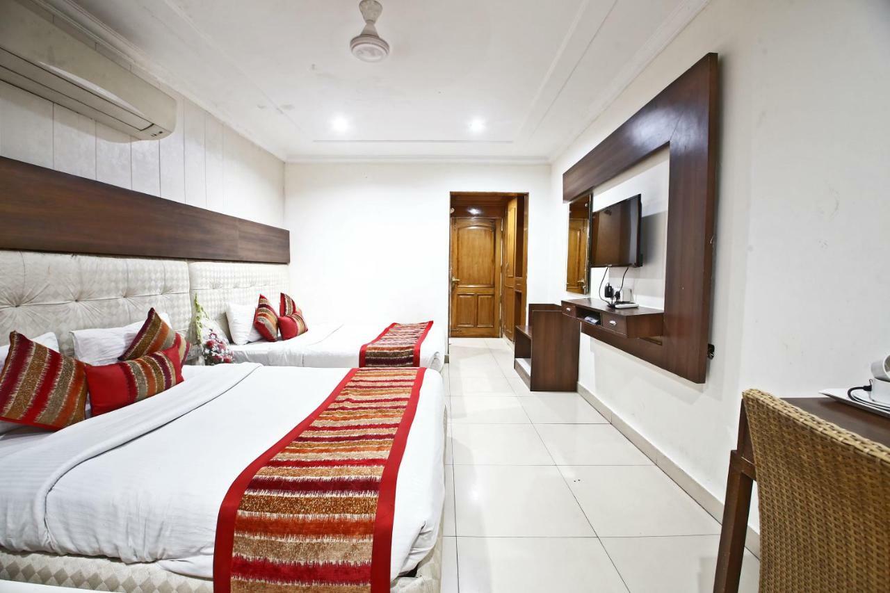 Hotel Diamond Plaza Chandīgarh Eksteriør billede