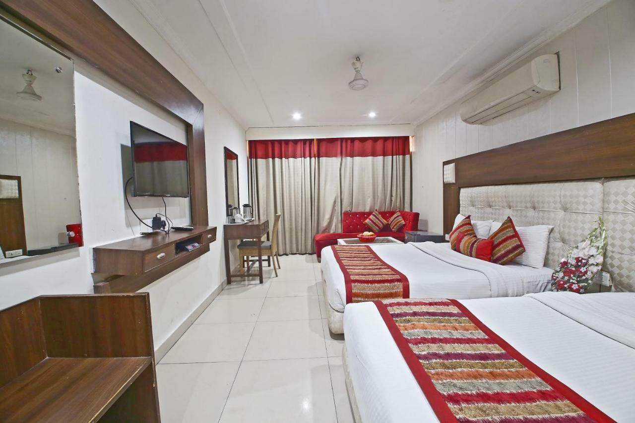 Hotel Diamond Plaza Chandīgarh Eksteriør billede