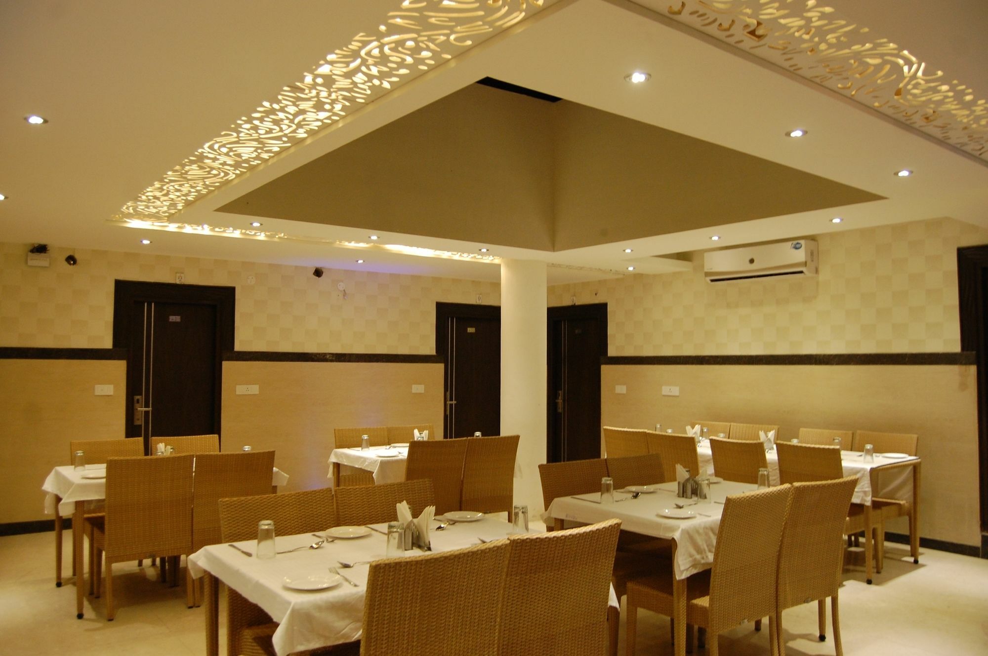 Hotel Diamond Plaza Chandīgarh Eksteriør billede